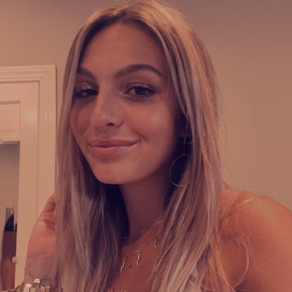 Meet your Posher, Mia